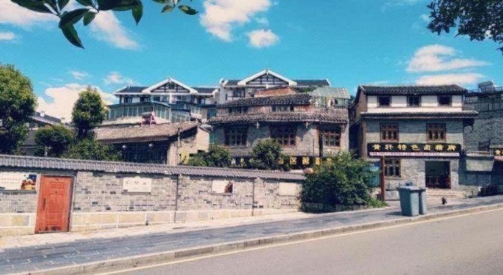 ラヴァンデ ホテルズ グイヤン フアシー トンシジェ 貴陽市 エクステリア 写真